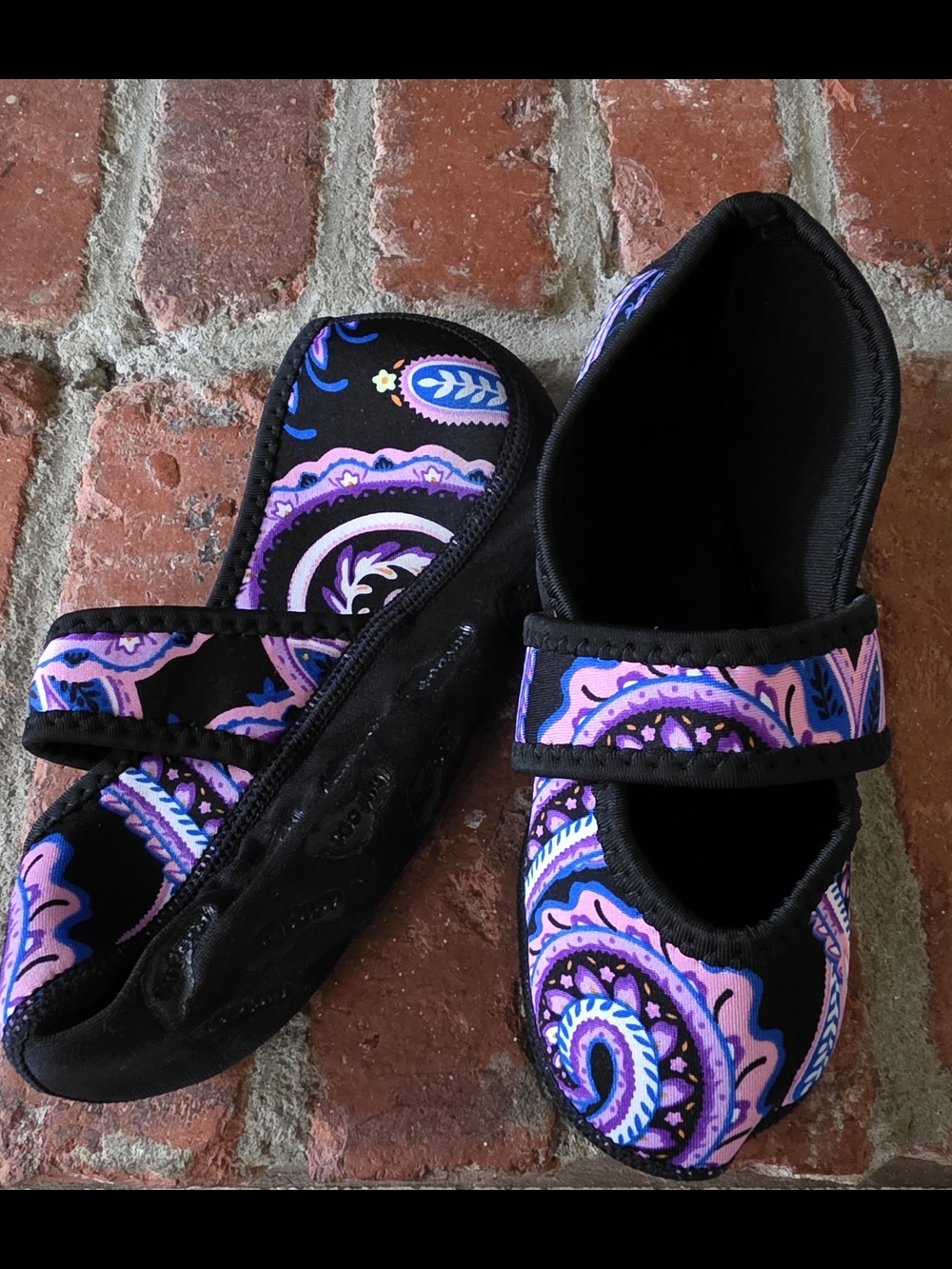 Women’s Pink & Purple Paisley Mary Jane Slippers Medium (6-8 shoe Size)